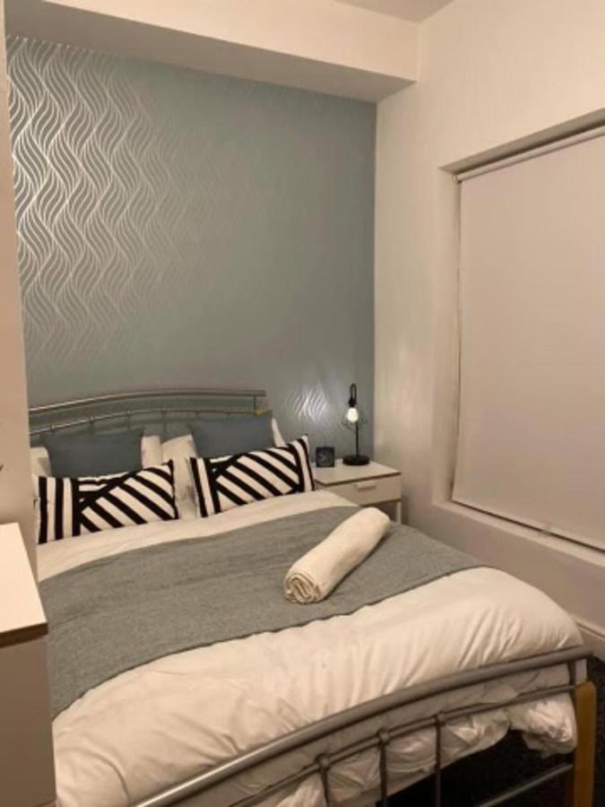 Spacious Four Bedroom Home 3 Bathrooms - Coventry Ngoại thất bức ảnh